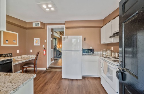 Bellevue House | Bellevue Cottage