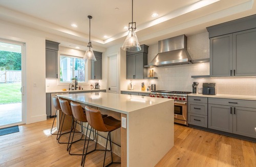 East Lake Hills House | Bellevue Dream w/Spacious 6BR Luxury Home