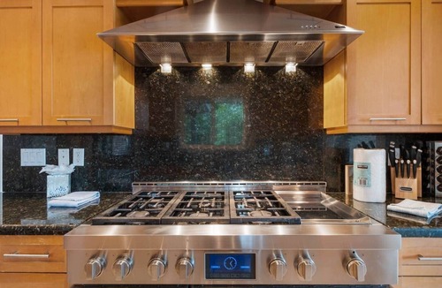 East Lake Hills House | Bellevue Lakeview house