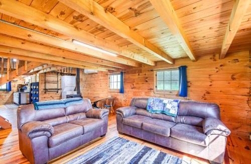 Bellevue Apartment | Bellevue Log Cabin w/Gas Grill & Creek Access