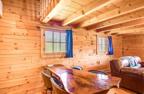 Bellevue Apartment | Bellevue Log Cabin w/Gas Grill & Creek Access
