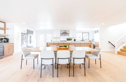 Northeast Bellevue House | Bellevue Oasis with 6 BR Haven & Pool!