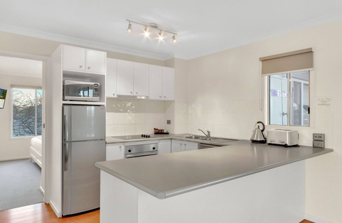 Lakes Entrance Hotel | Bellevue on the Lakes