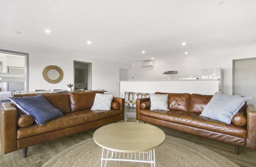 Lakes Entrance Hotel | Bellevue on the Lakes