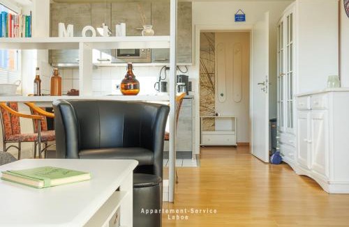 Laboe Apartment | Bellevue W06