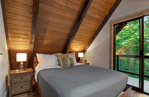 Sudden Valley House | Bellingham A-Frame - Hot tub - Fireplace - Firepit