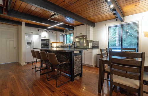 Sudden Valley Ski Chalet | Bellingham Chalet - Best Stay Ever