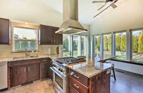 Bellingham House | Bellingham Vacation Rental w/Private Deck