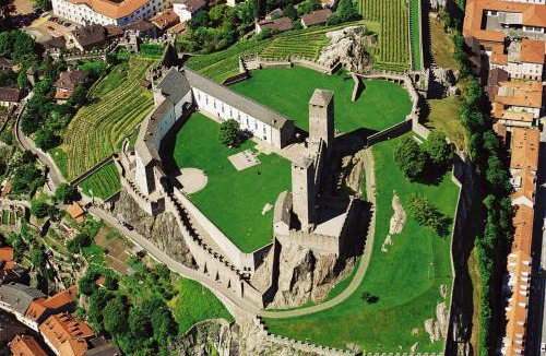 Bellinzona Apartment | Bellinzona Piazza Collegiata