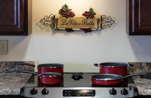 Lubbock Apartment | Bellissimo Tuscan Getaway - ADA - King bed Close to food