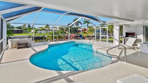 Fort Myers Villa | Belloccia with pool spa best boating location
