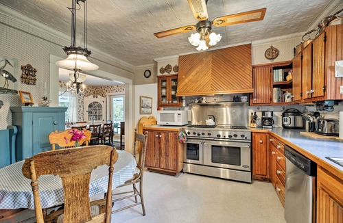 Town of Bellmont House | ‘Bellows Place’ Chateaugay Lake Retreat w/2 Docks