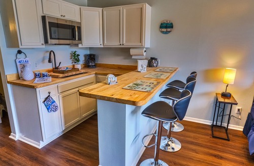 Eutawville Apartment | Bells Marina & Resort