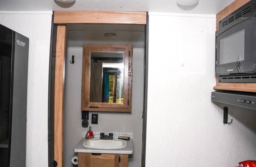 Eutawville Apartment | Bells Marina & Resort