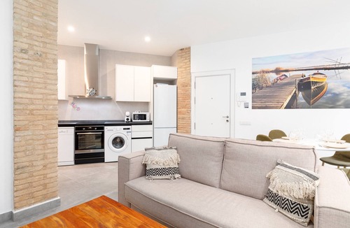 Arrancapins Apartment | Belmar Apartments 1. WiFi + A/C + 5 Pax