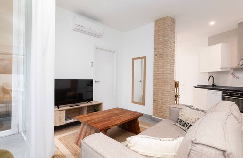 Arrancapins Apartment | Belmar Apartments 1. WiFi + A/C + 5 Pax
