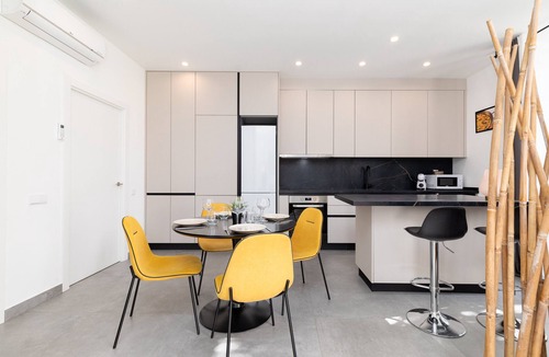 Arrancapins Apartment | Belmar Apartments 2. WiFi + A/C + 5 Pax