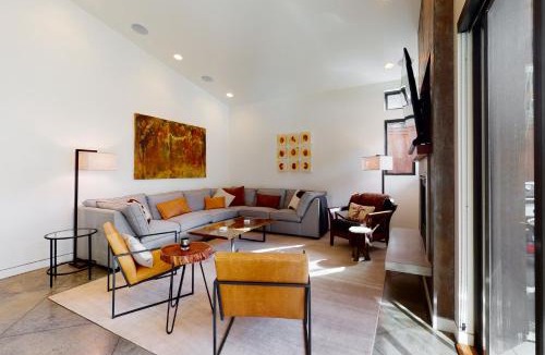 Warm Springs House | Belmont Beauty