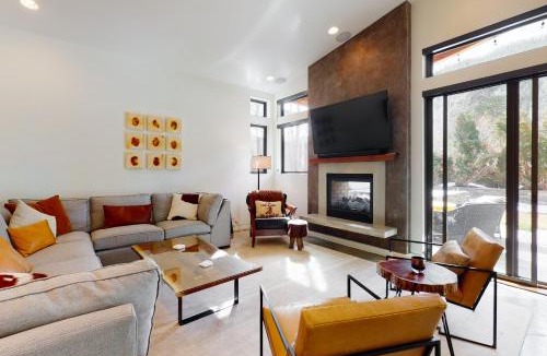 Warm Springs House | Belmont Beauty