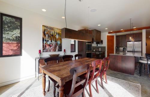 Warm Springs House | Belmont Beauty