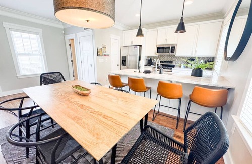 Edgehill Villa | Belmont & Broadway, Perfect Townhouse for Groups