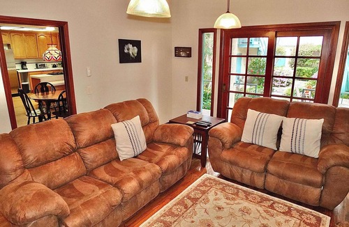Belmont Heights House | Belmont Heights, Beach Close, World Cup, Sleep 8+