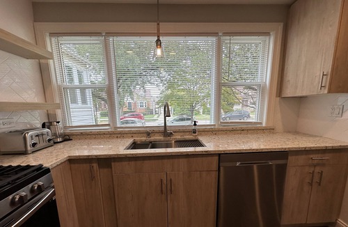 Ellsworth House | Belmont Heights SFH Oasis