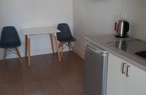 Marks Point Hotel | Belmont Palms Motel