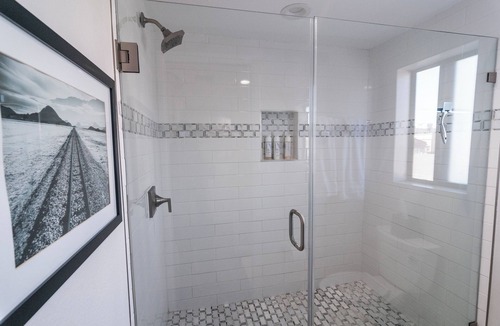 Peninsula House | Belmont Shore Peninsula - 2 King Suites 2.5Baths - Roof Deck + Garage - Sleeps 6