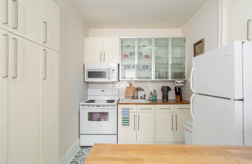 Hillsboro Village Apartment | Belmont University: Walk to 12South