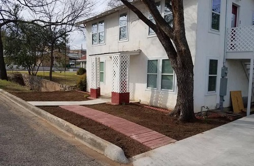 Llano Apartment | BELOW Apartment at Flossie's Corner