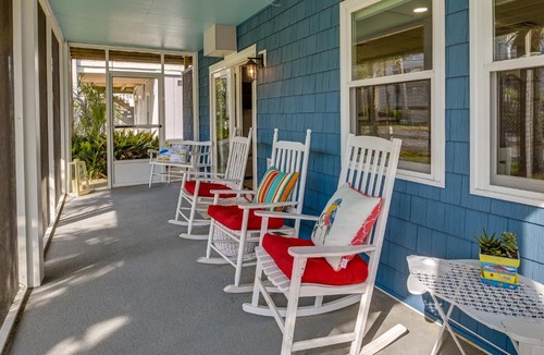 Garden City Apartment | 'Below Deck' Beach House: Walk to the Ocean!