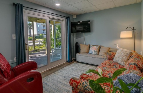 Garden City Apartment | 'Below Deck' Beach House: Walk to the Ocean!