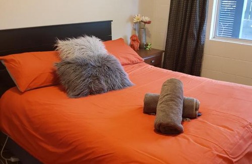 Papamoa Beach Apartment | Below deck