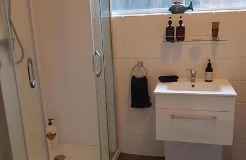 Papamoa Beach Apartment | Below deck