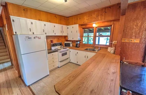 Rideau Lakes Cottage | Belsize Cottage, Upper Rideau Lake