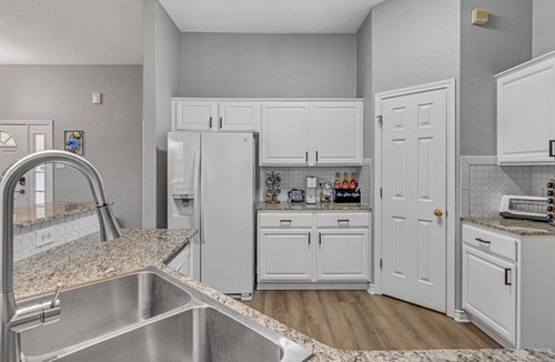 Belton Apartment | Belton Lakeview | Game Room | Hot Tub | Fireplace