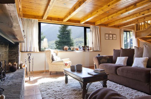 Vielha Villa | Belvilla by OYO Casa Lola 10