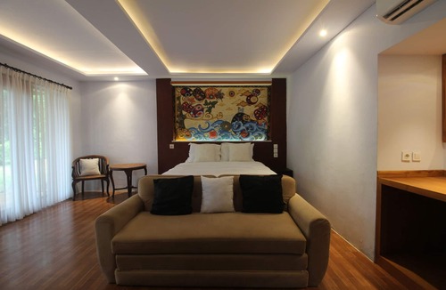 Banyuasri Hotel | Belvilla Serenity Resort