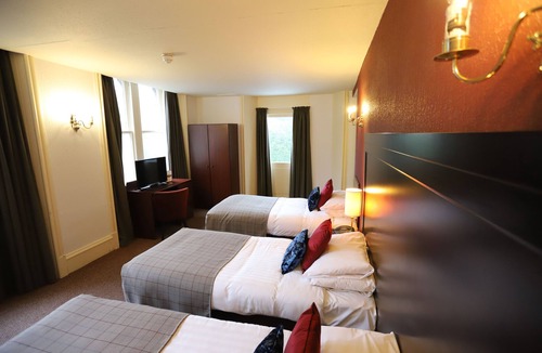 Marybank Hotel | Ben Wyvis Hotel