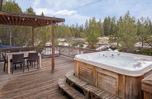 Southwest Bend House | Bend Basecamp Retreat