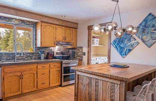 Southwest Bend House | Bend Basecamp Retreat