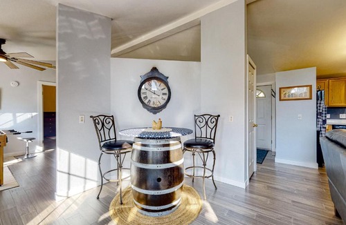 Deschutes River Woods House | Bend Birdhouse