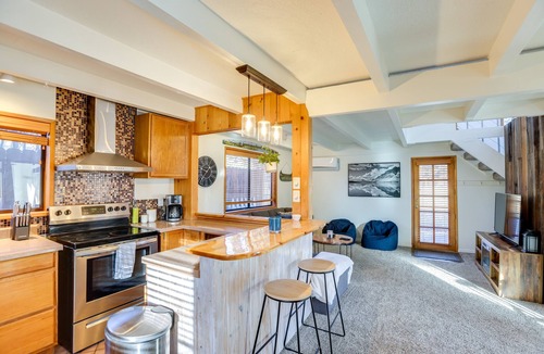 Deschutes River Woods House | Bend Home w/Fire Pit, 4 Mi to High Desert Museum!