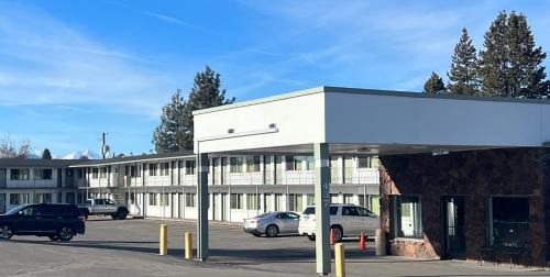 Larkspur Hotel | Bend Inn & Suites