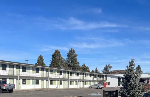 Larkspur Hotel | Bend Inn & Suites