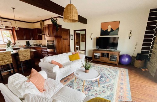 Bend House | Bend Mountain View Guesthouse