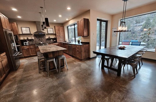 Awbrey Butte House | Bend River Retreat