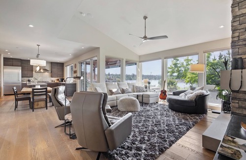 Southern Crossing House | Bend Riverside - Waterfront, Hot Tub & Gym