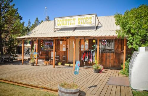 Three Rivers Resort | Bend-Sunriver Camping Resort Cottage 1